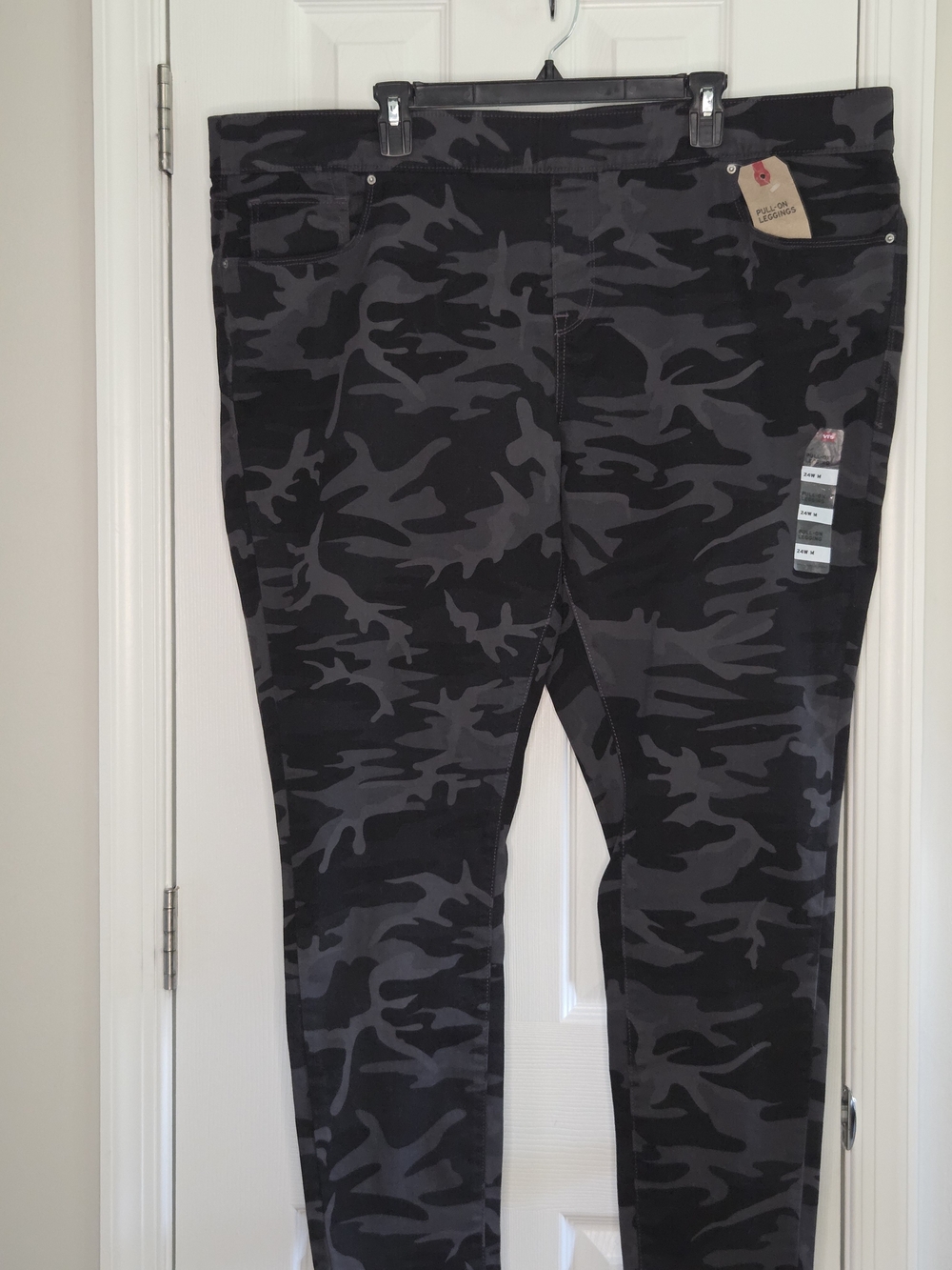 Levi's Camo Stretch Pull-On Legging Jeans - Black/Gray